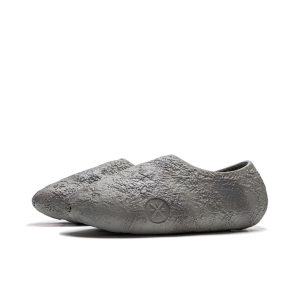 Alternative view of Li-Ning Wade Lunar Rock 3D Printing - Lunar Rock