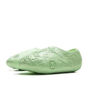 Alternative view of Li-Ning Wade Lunar Rock - Green
